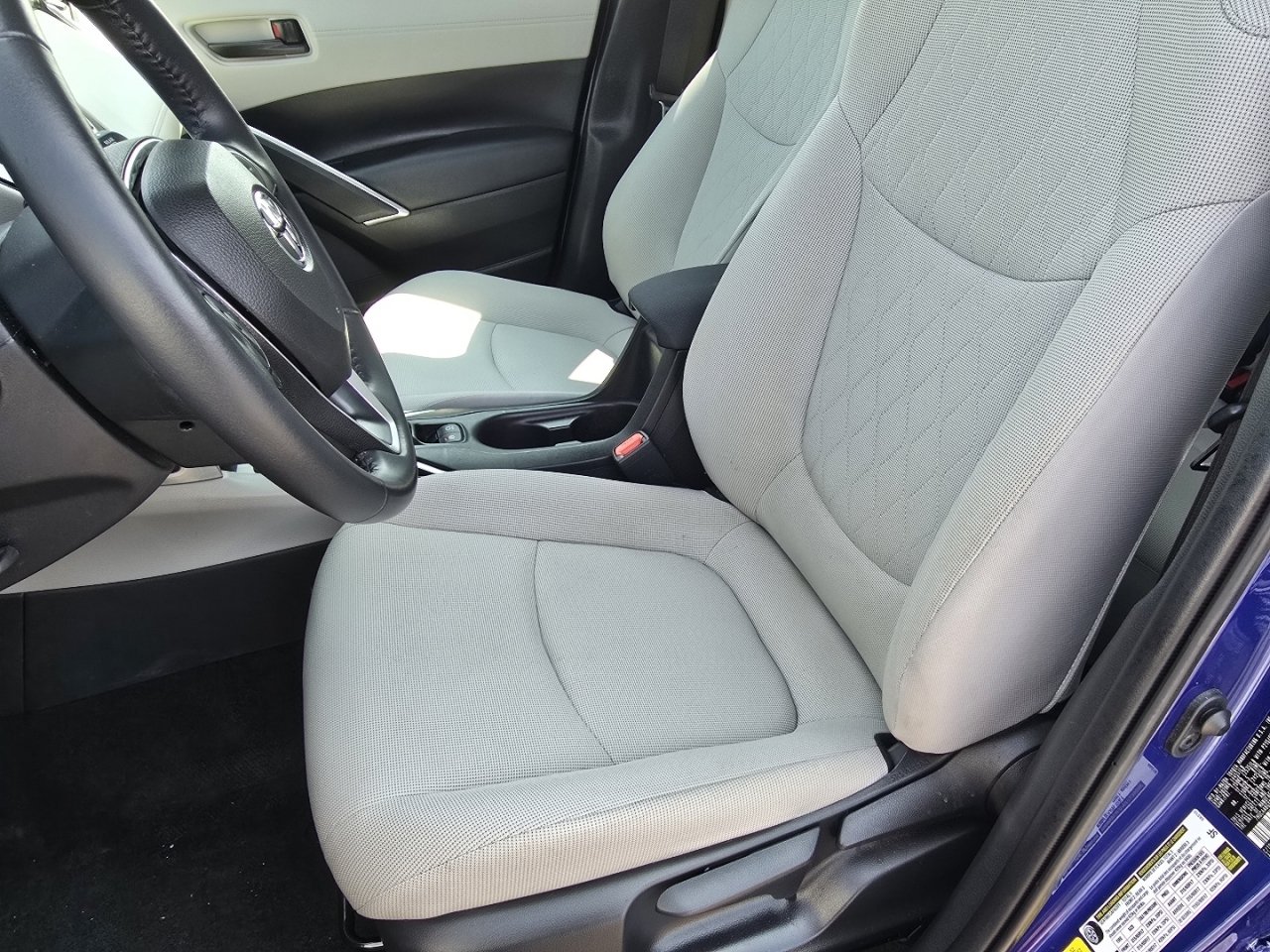Certified 2022 Toyota Corolla Cross LE AWD/4WD image 21