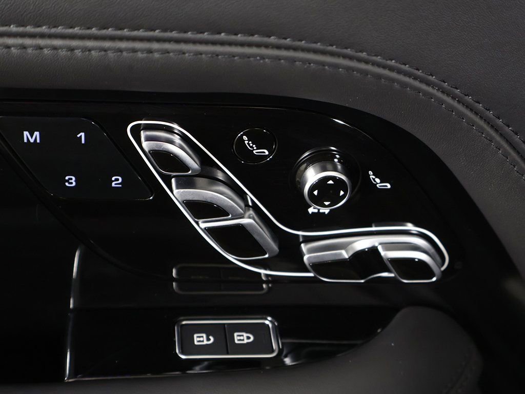 Used 2021 Land Rover Range Rover SV Autobiography Dynamic image 45