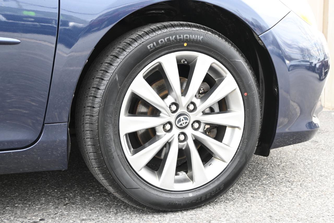 Used 2017 Toyota Camry XLE w/ Moonroof Package image 36