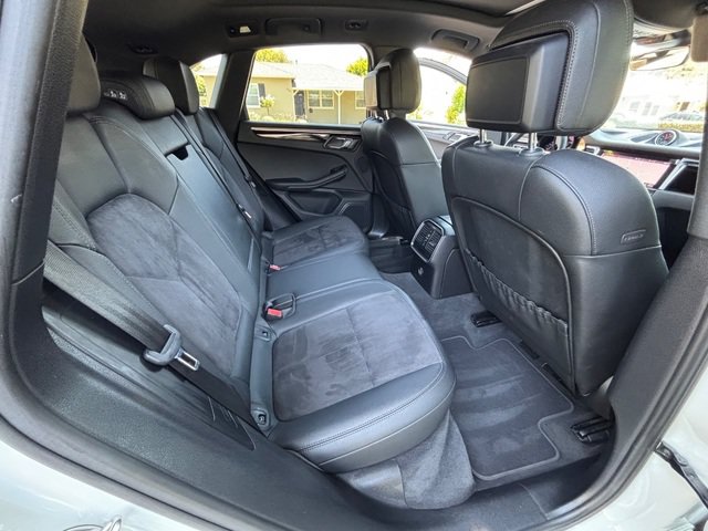 Used 2019 Porsche Macan AWD/4WD image 39