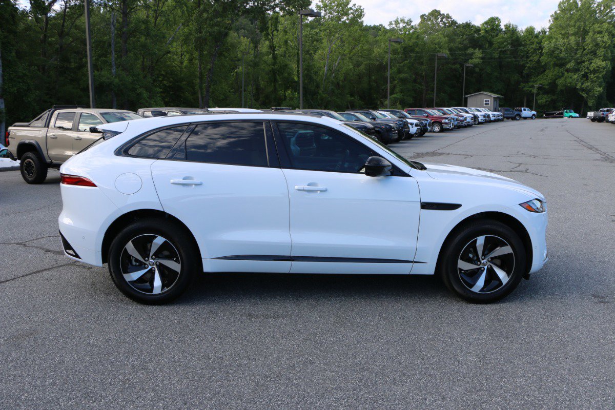 Used 2024 Jaguar F-PACE R-Dynamic S AWD/4WD image 9