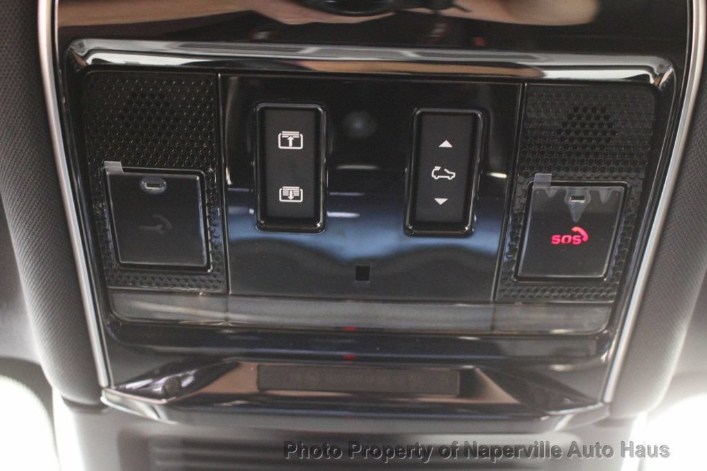 Used 2025 Land Rover Range Rover Sport SE AWD/4WD image 31