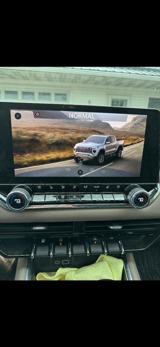 Used 2023 GMC Canyon Denali AWD/4WD image 14