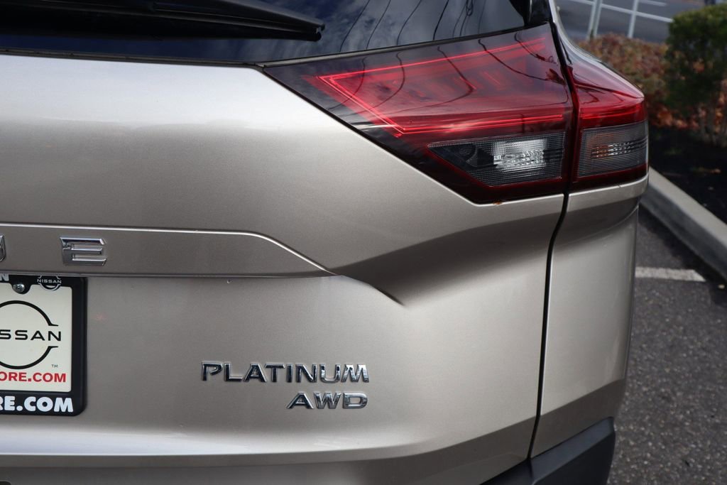 Certified 2022 Nissan Rogue Platinum w/ Head-Up Display Package image 35