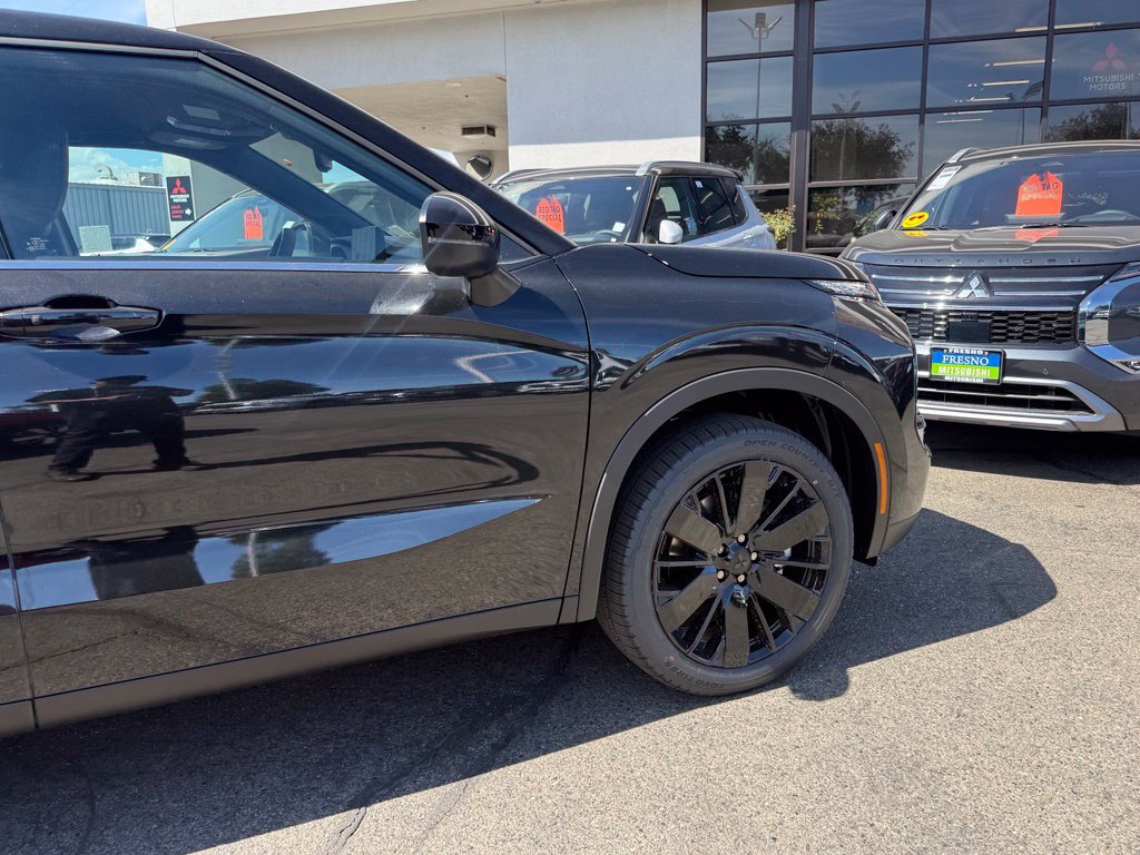 New 2026 Mitsubishi Outlander LE FWD image 14