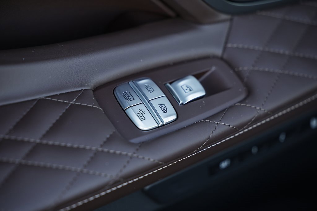 Used 2022 BMW 750i xDrive w/ Luxury Rear Seating Package image 26