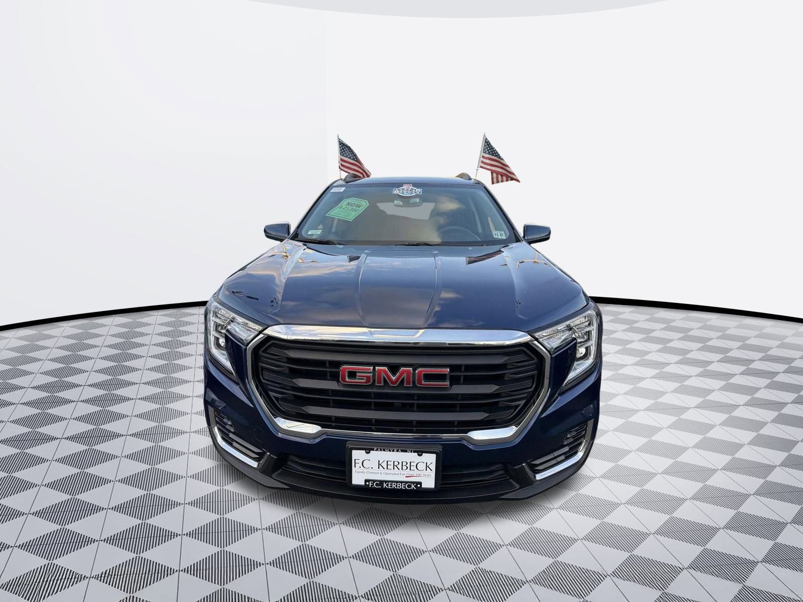 Certified 2022 GMC Terrain SLE w/ Driver Convenience Package image 2