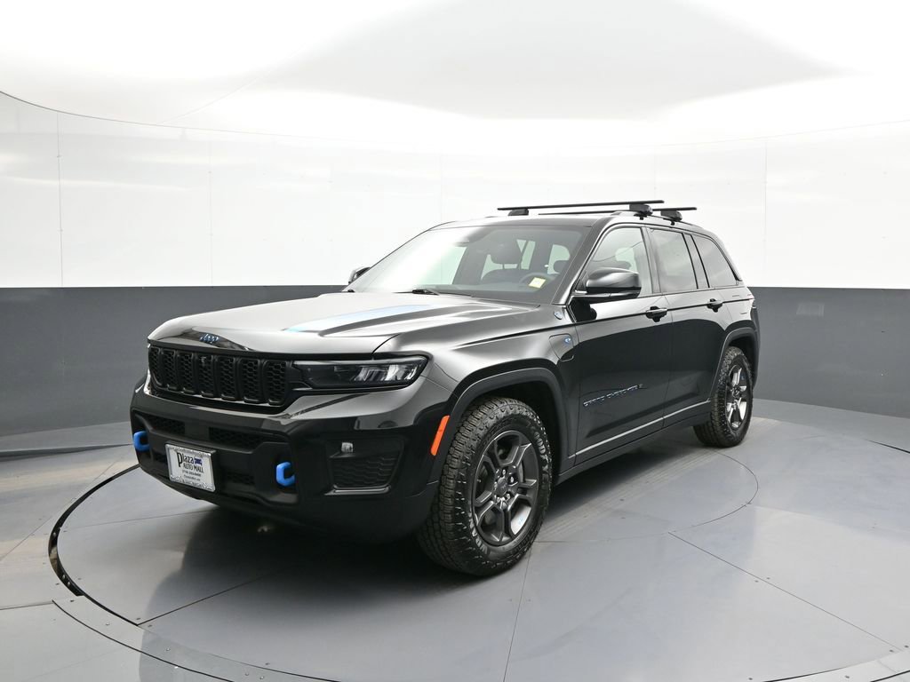 Used 2024 Jeep Grand Cherokee Trailhawk image 1