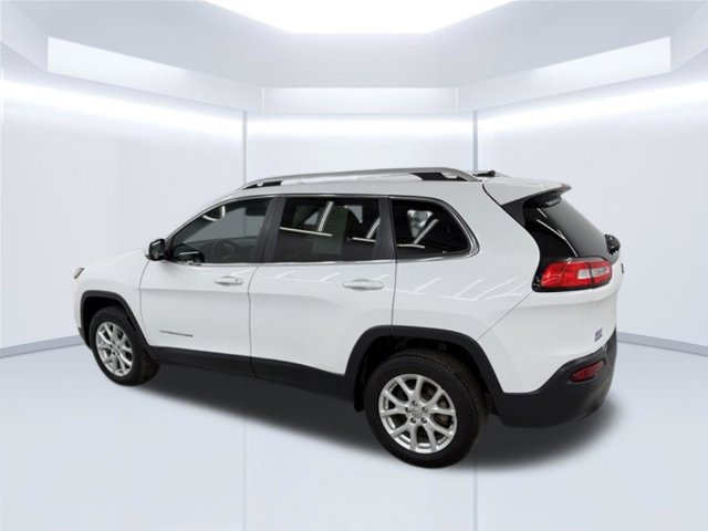 Used 2016 Jeep Cherokee Latitude w/ Safety/Convenience Group FWD image 3