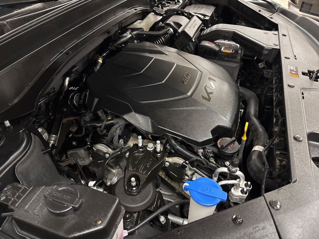 Used 2023 Kia Telluride LX image 44