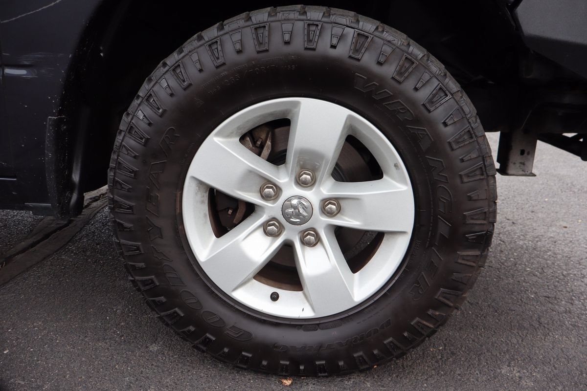 Used 2020 RAM 1500 Classic SLT RWD image 43