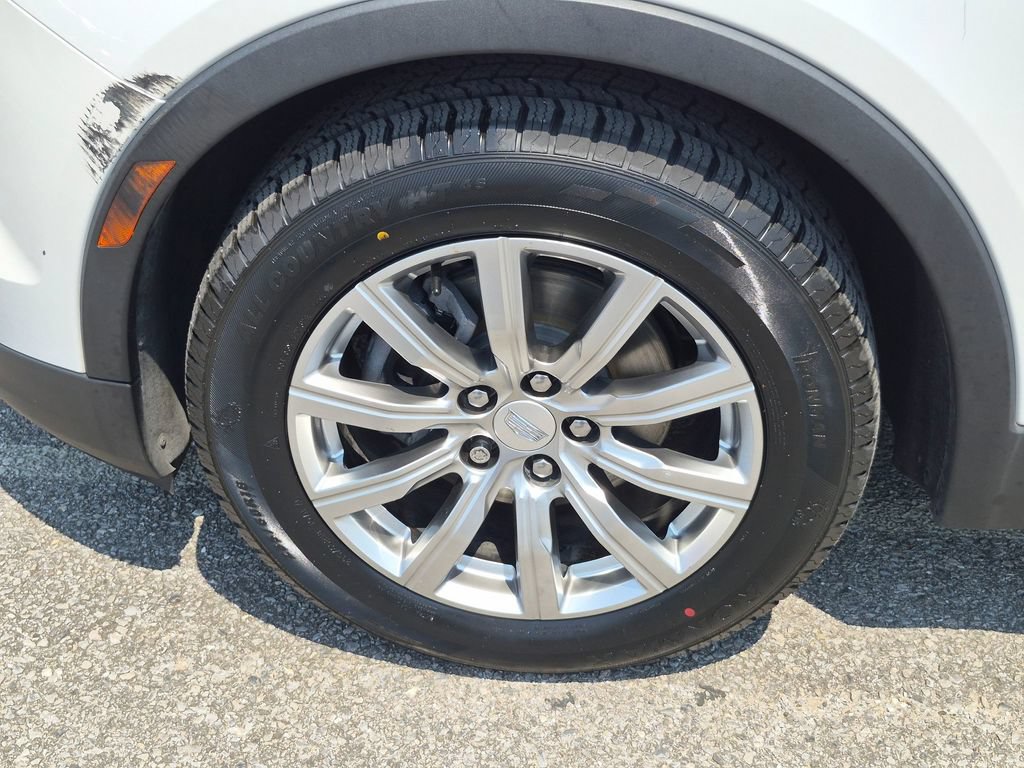 Used 2023 Cadillac XT4 Premium Luxury w/ Driver Assist Package FWD image 11