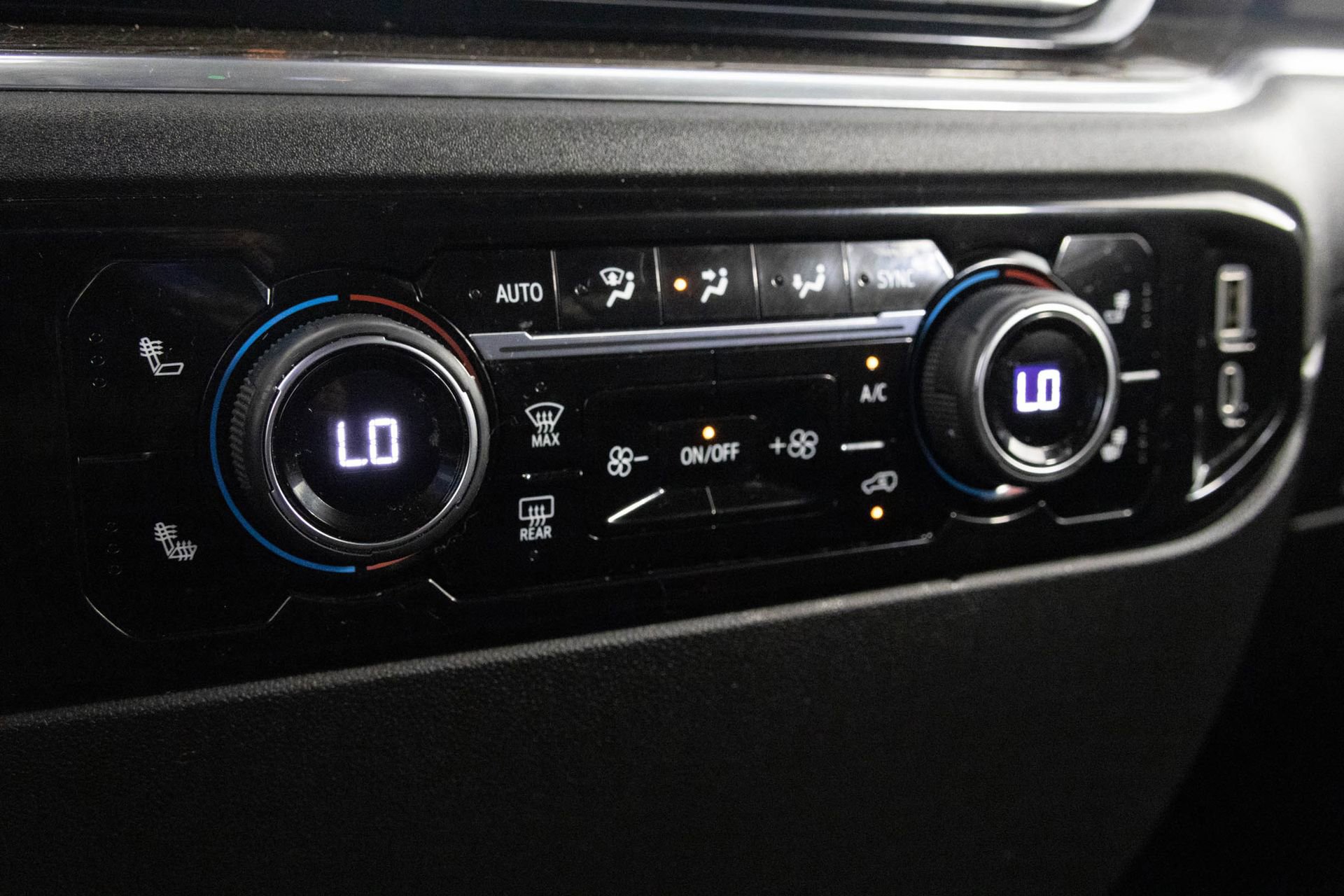 Used 2023 Chevrolet Silverado 1500 LT image 22