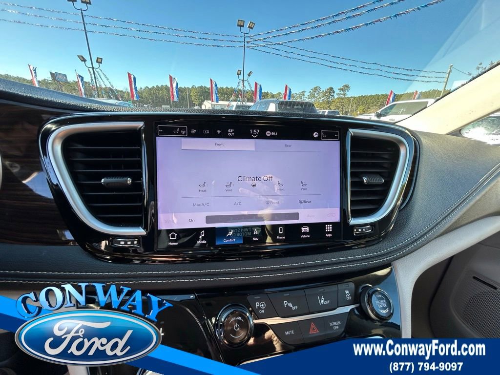 Used 2022 Chrysler Pacifica Limited w/ Uconnect Theater Family Group image 39