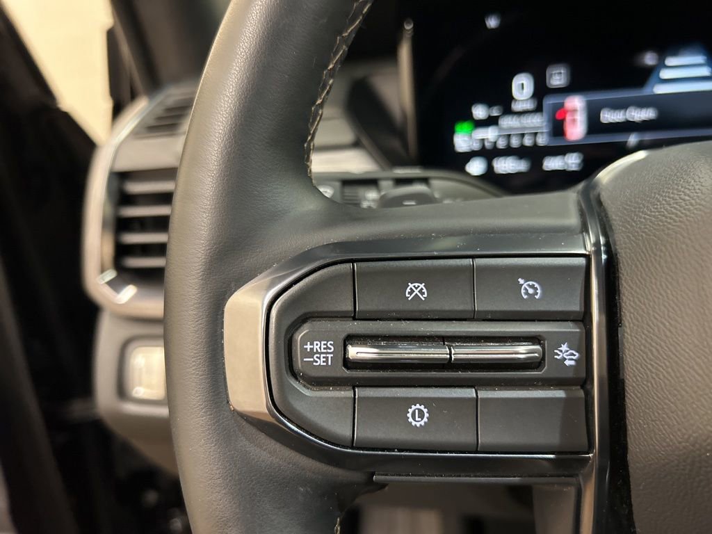 Used 2024 GMC Acadia AT4 w/ Luxury Package image 23