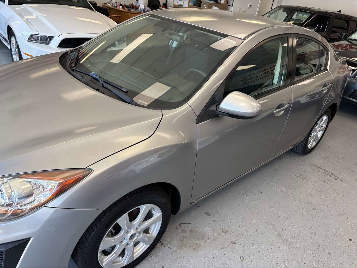 Used 2011 MAZDA MAZDA3 i Touring image 3
