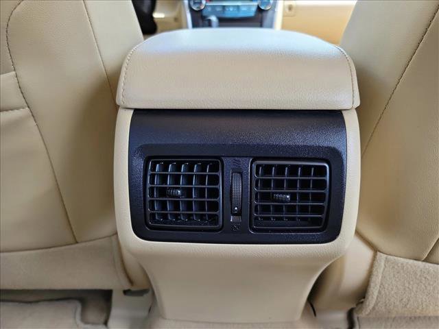 Used 2016 Toyota Camry XLE FWD image 17