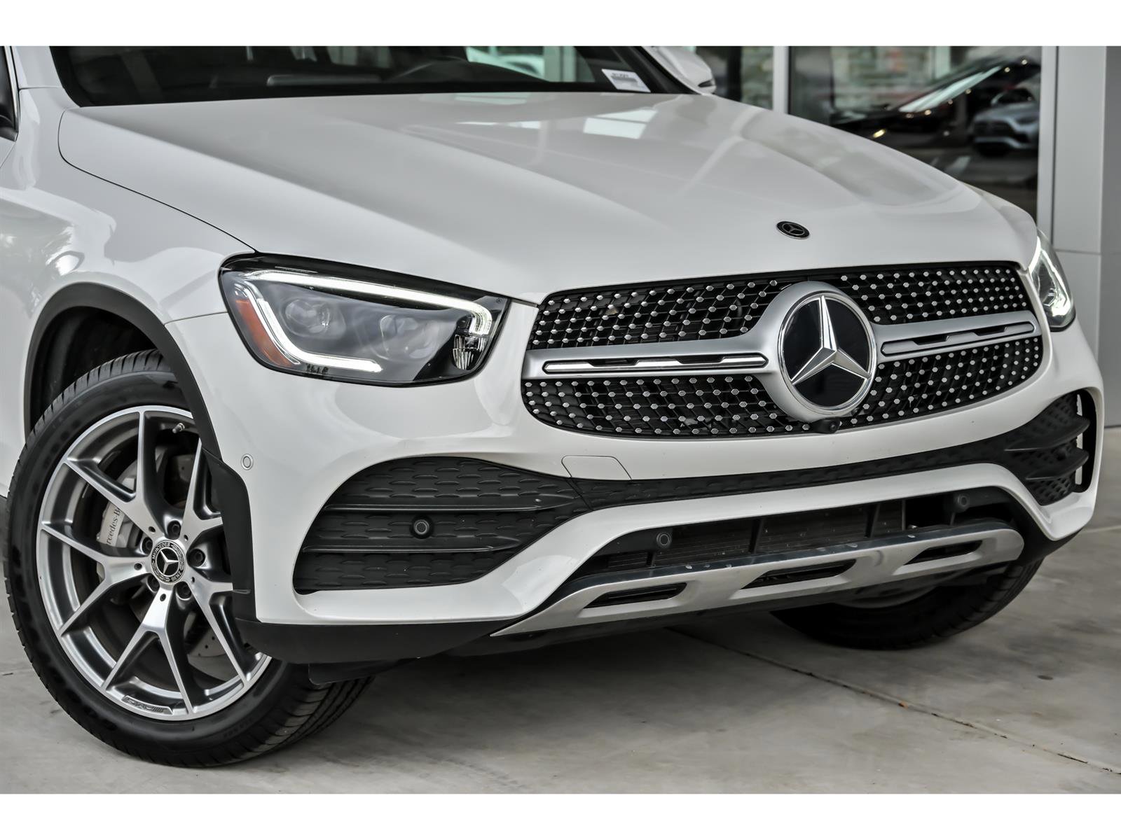Used 2020 Mercedes-Benz GLC 300 4MATIC Coupe image 2