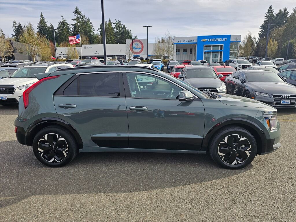 Certified 2023 Kia Niro Wave w/ Wave Preserve Package image 4