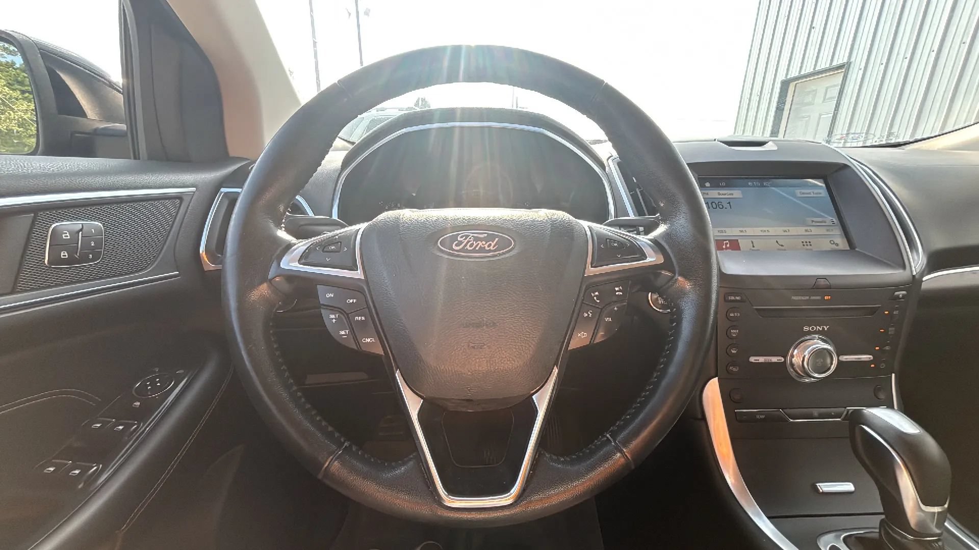 Used 2018 Ford Edge Titanium AWD/4WD image 19