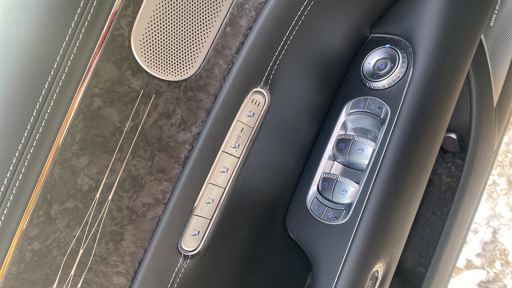 Used 2025 Genesis G90 3.5T image 13