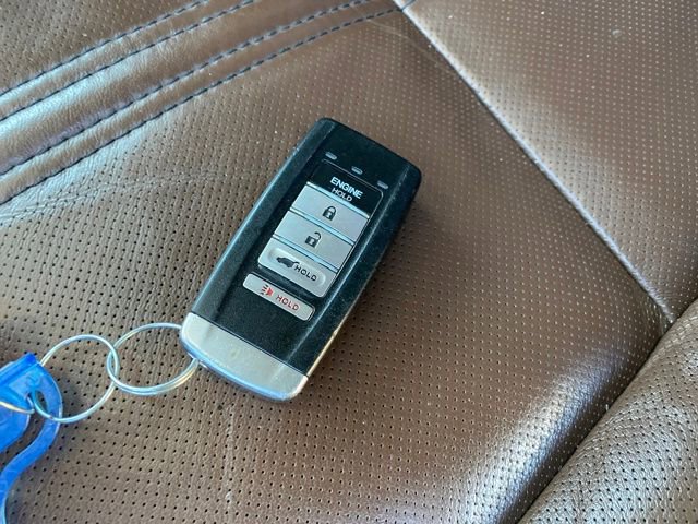 Used 2020 Acura MDX SH-AWD w/ Advance Package image 25