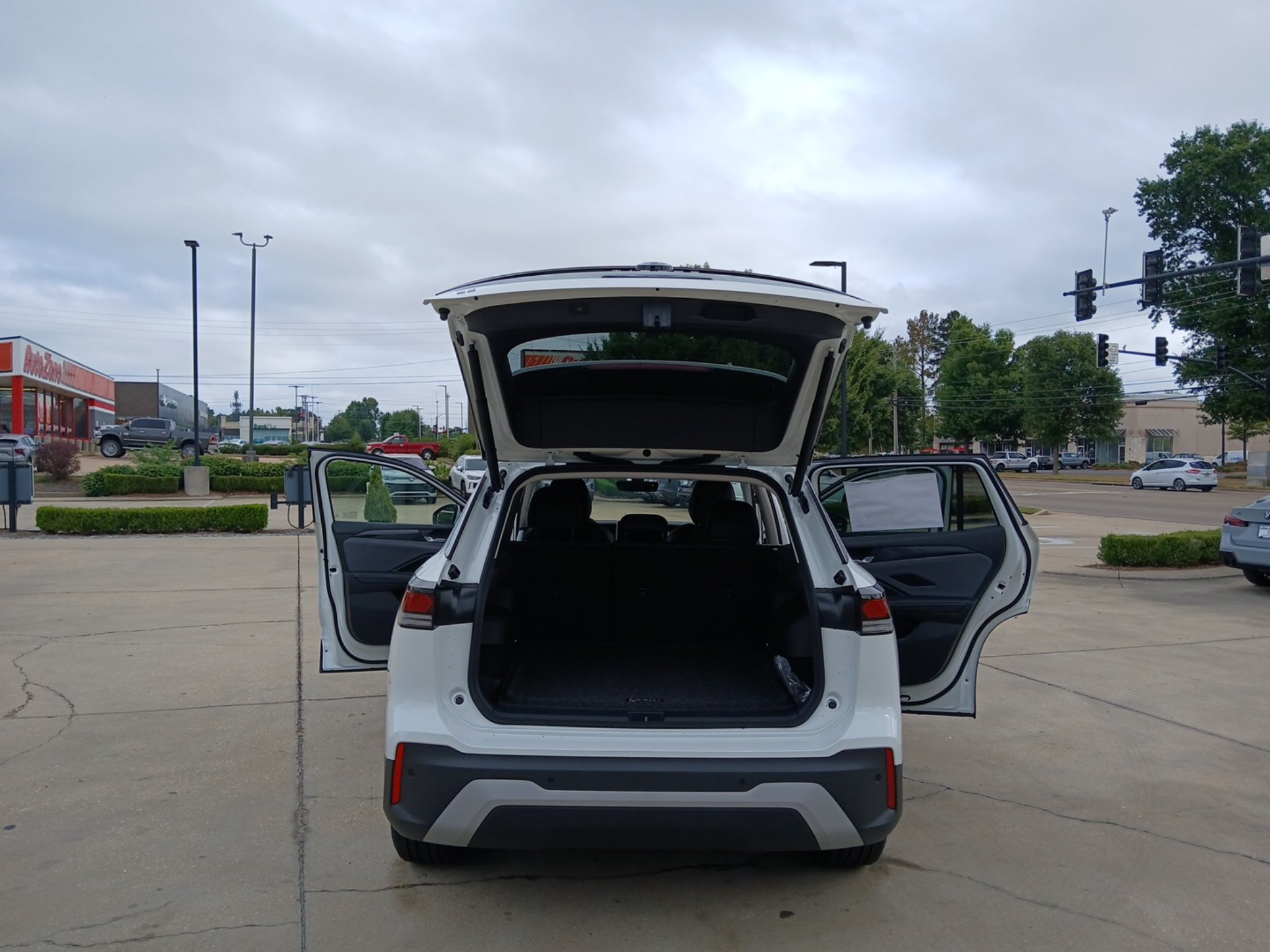 New 2026 Volkswagen Tiguan SE FWD image 21