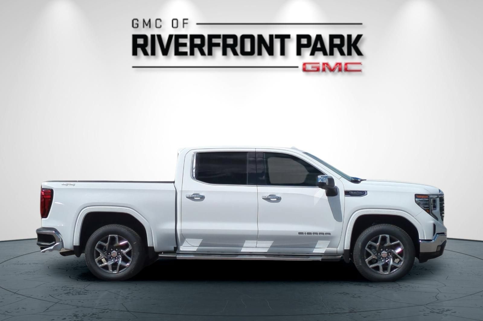 New 2026 GMC Sierra 1500 SLT w/ SLT Premium Plus Package AWD/4WD image 2