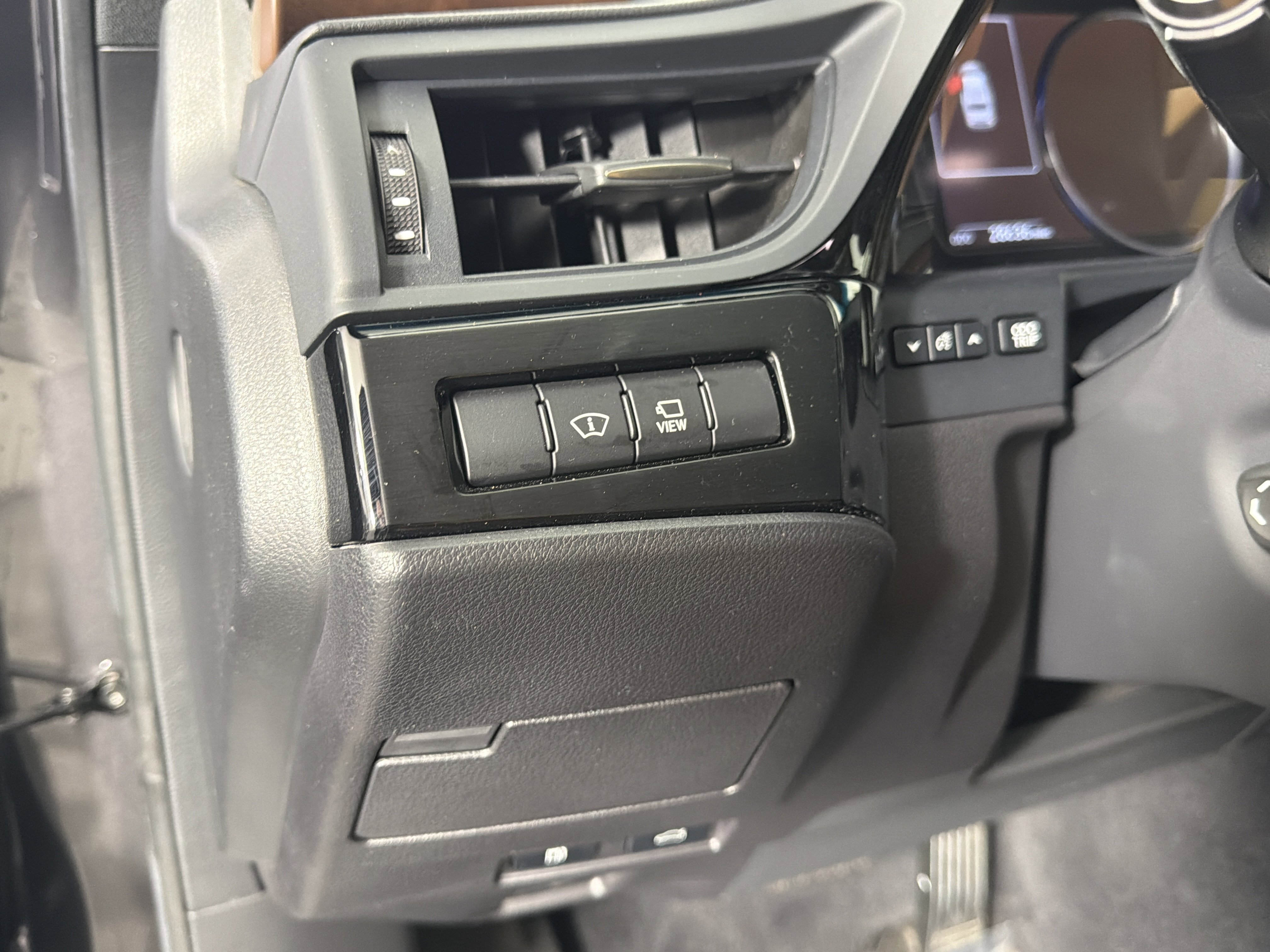 Used 2022 Lexus ES 350 w/ Luxury Package image 8