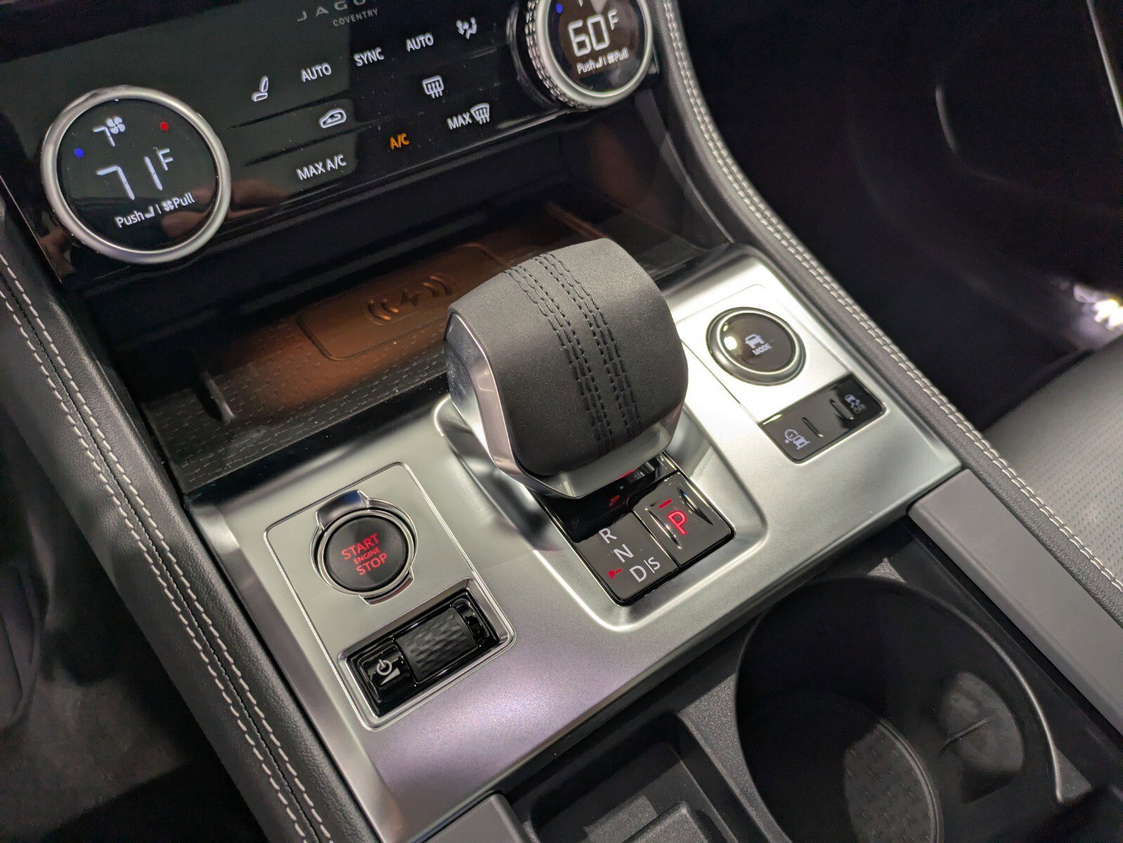 New 2026 Jaguar F-PACE R-Dynamic S image 18