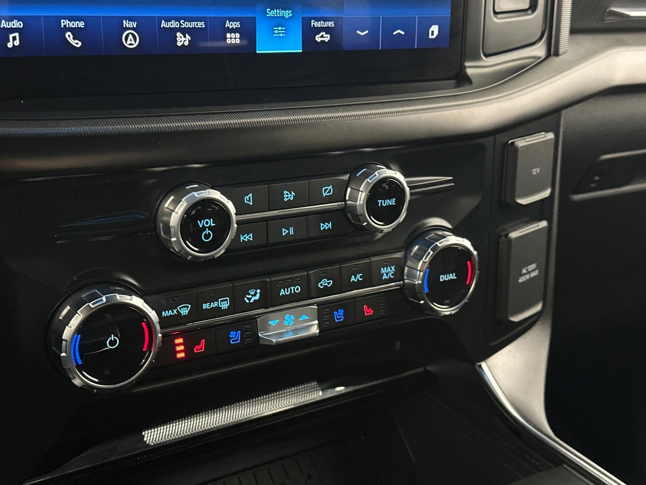 Used 2023 Ford F150 Platinum image 31