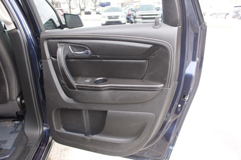 Used 2017 Chevrolet Traverse LT w/ Style and Technology Package image 22