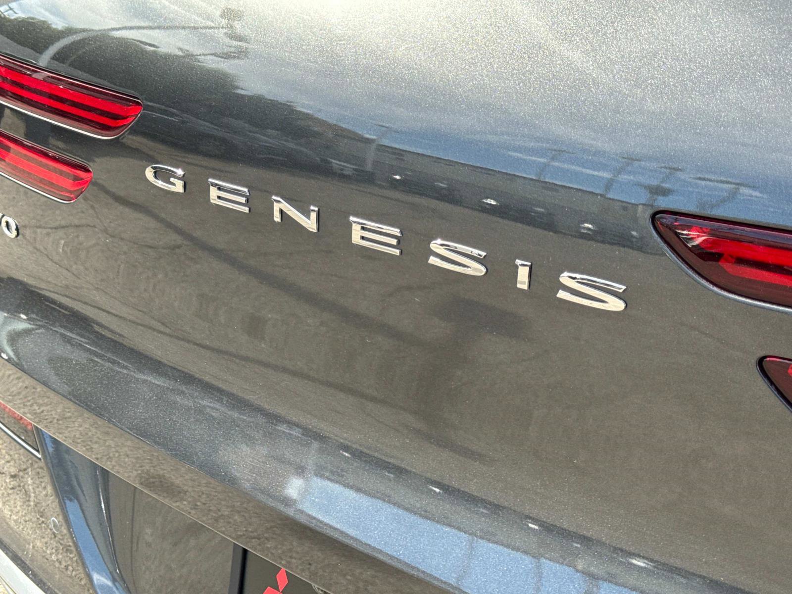 Used 2025 Genesis Electrified GV70 image 6