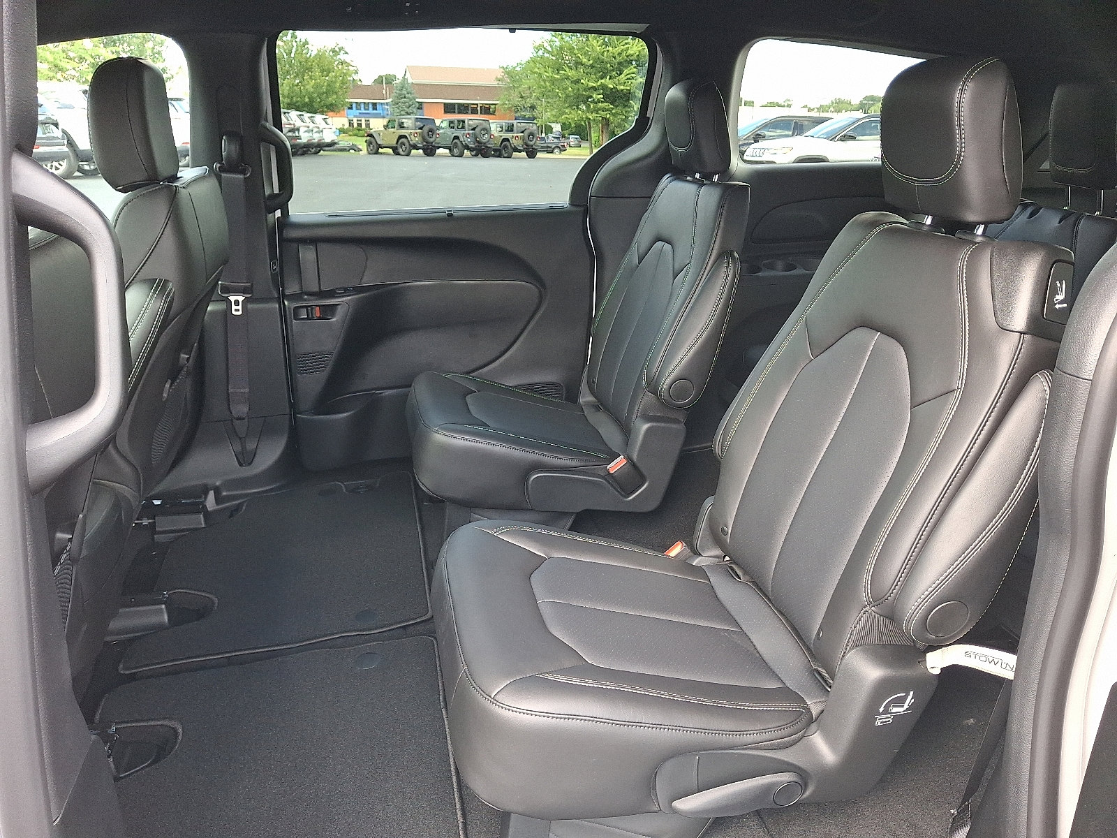 New 2026 Chrysler Voyager LX image 6