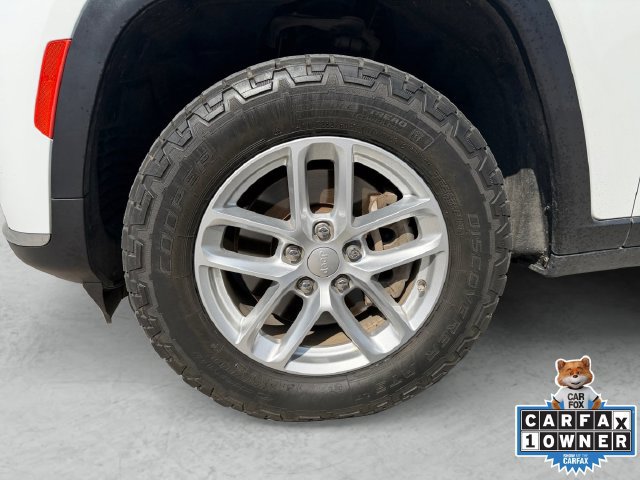 Used 2022 Jeep Grand Cherokee L Laredo w/ Luxury Tech Group I RWD image 23