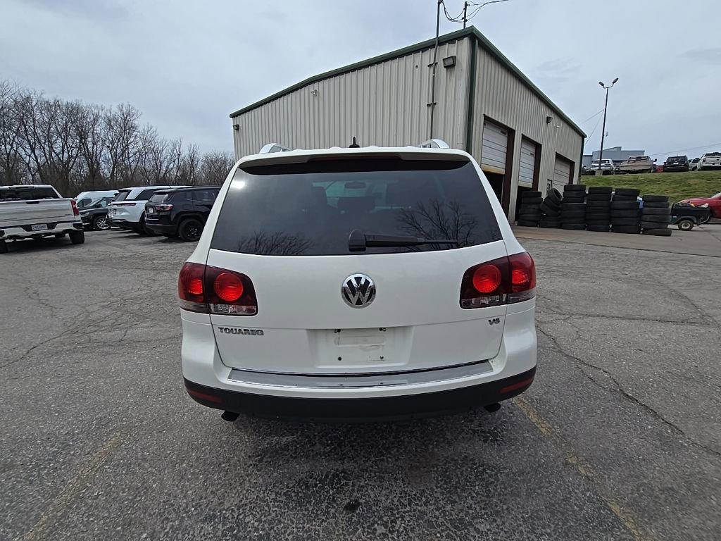 Used 2008 Volkswagen Touareg VR6 image 6