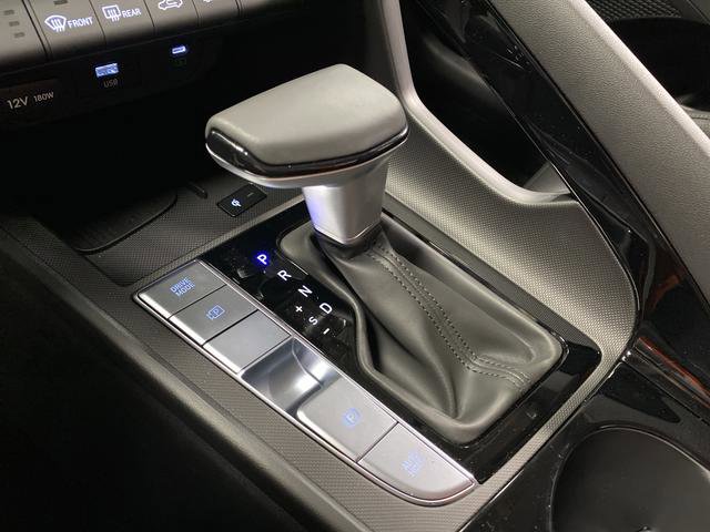 New 2026 Hyundai Elantra Limited image 21