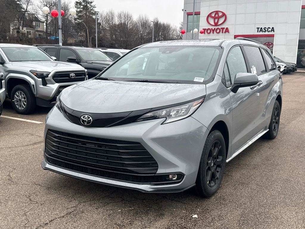 New 2026 Toyota Sienna XLE Woodland Edition image 3