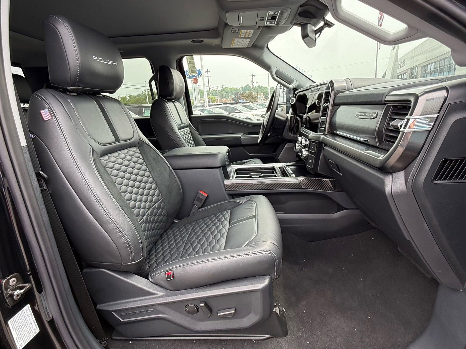 New 2026 Ford F250 Lariat w/ Black Appearance Package image 22