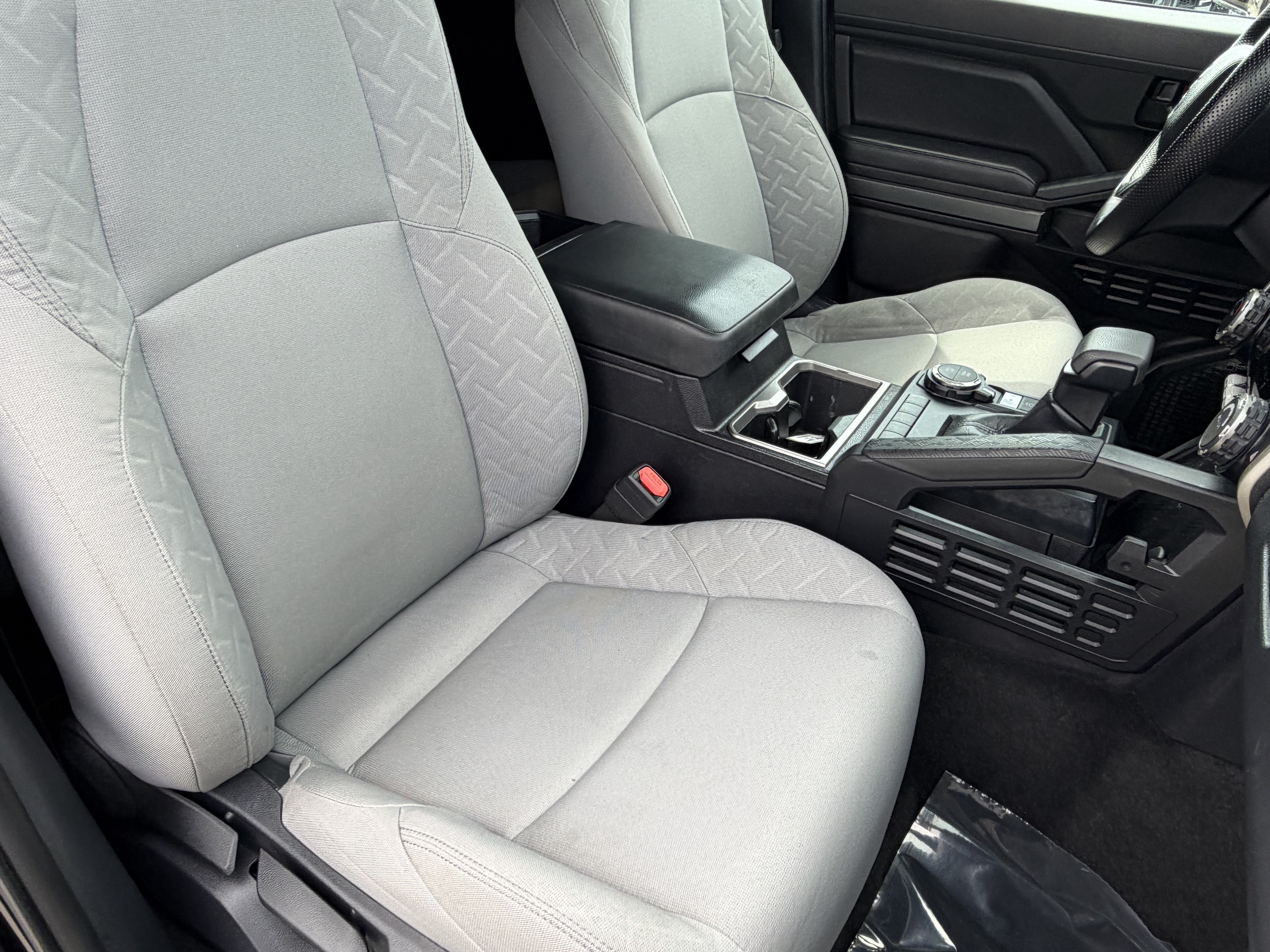 Certified 2024 Toyota Tacoma SR5 AWD/4WD image 12