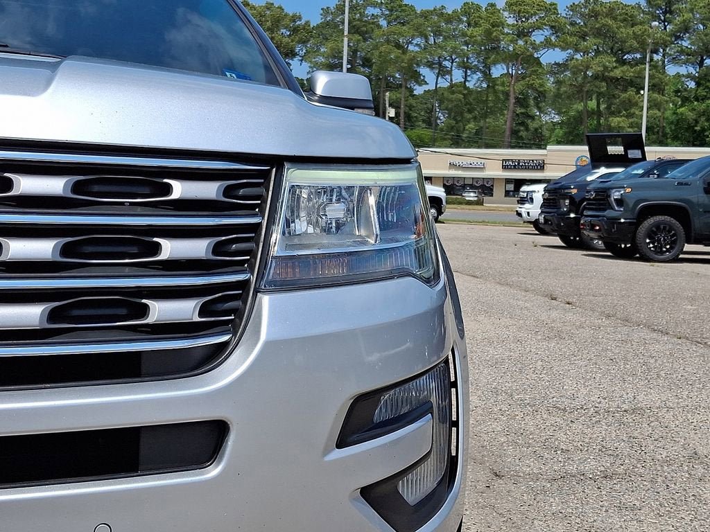 Used 2017 Ford Explorer Limited AWD/4WD image 10