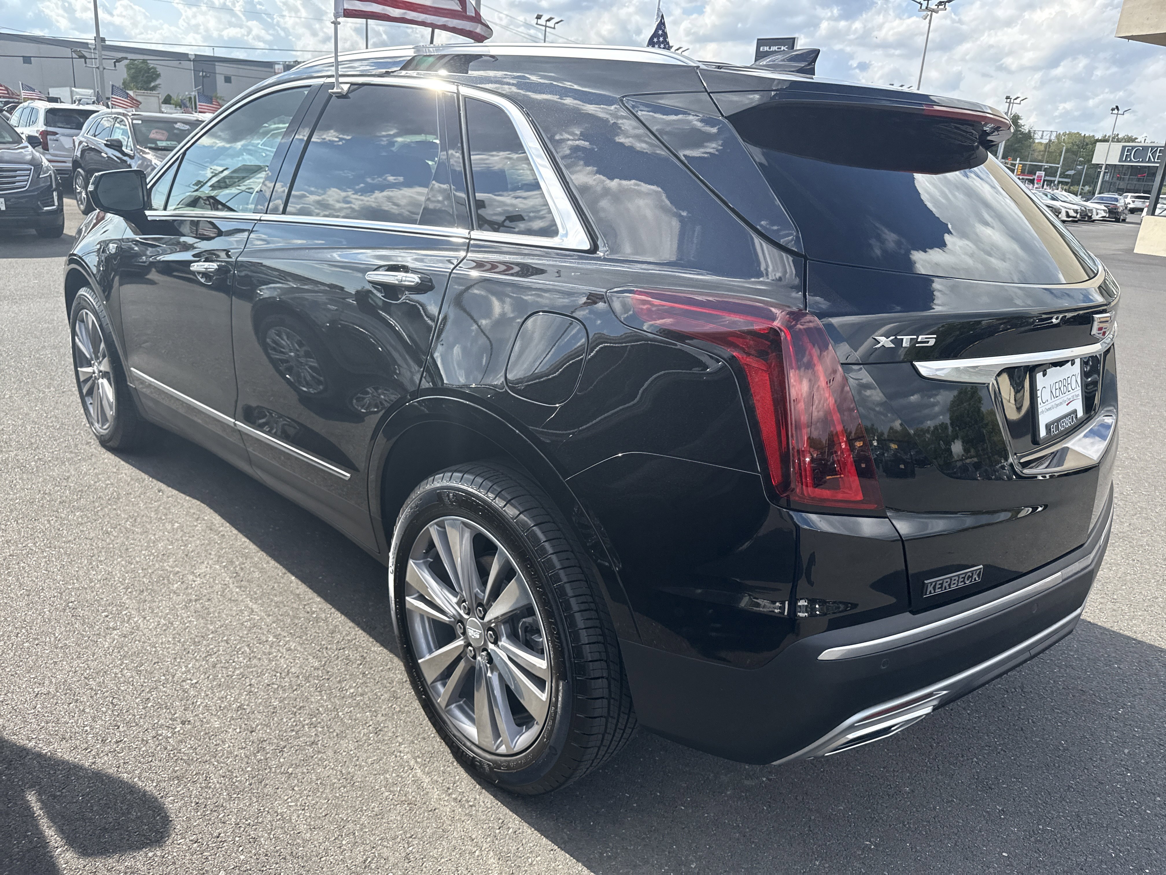 Used 2025 Cadillac XT5 Premium Luxury image 8