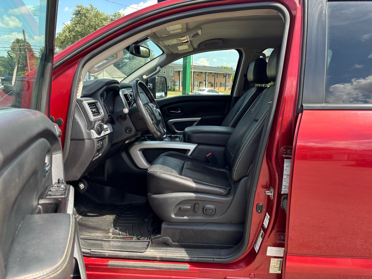 Used 2018 Nissan Titan PRO-4X AWD/4WD image 9