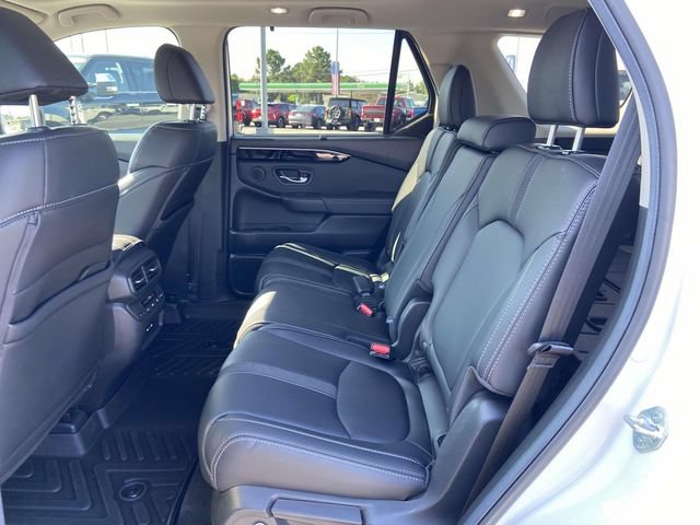 Used 2025 Honda Pilot Touring image 12