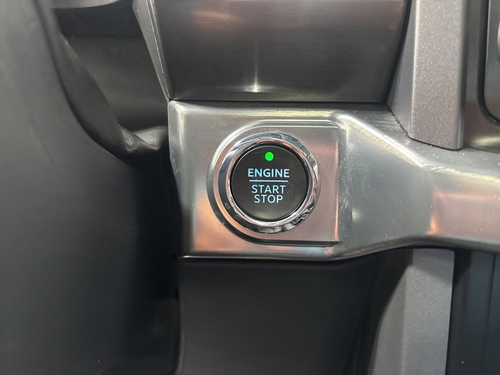 Used 2023 Ford F150 Lariat w/ Equipment Group 502A High image 40