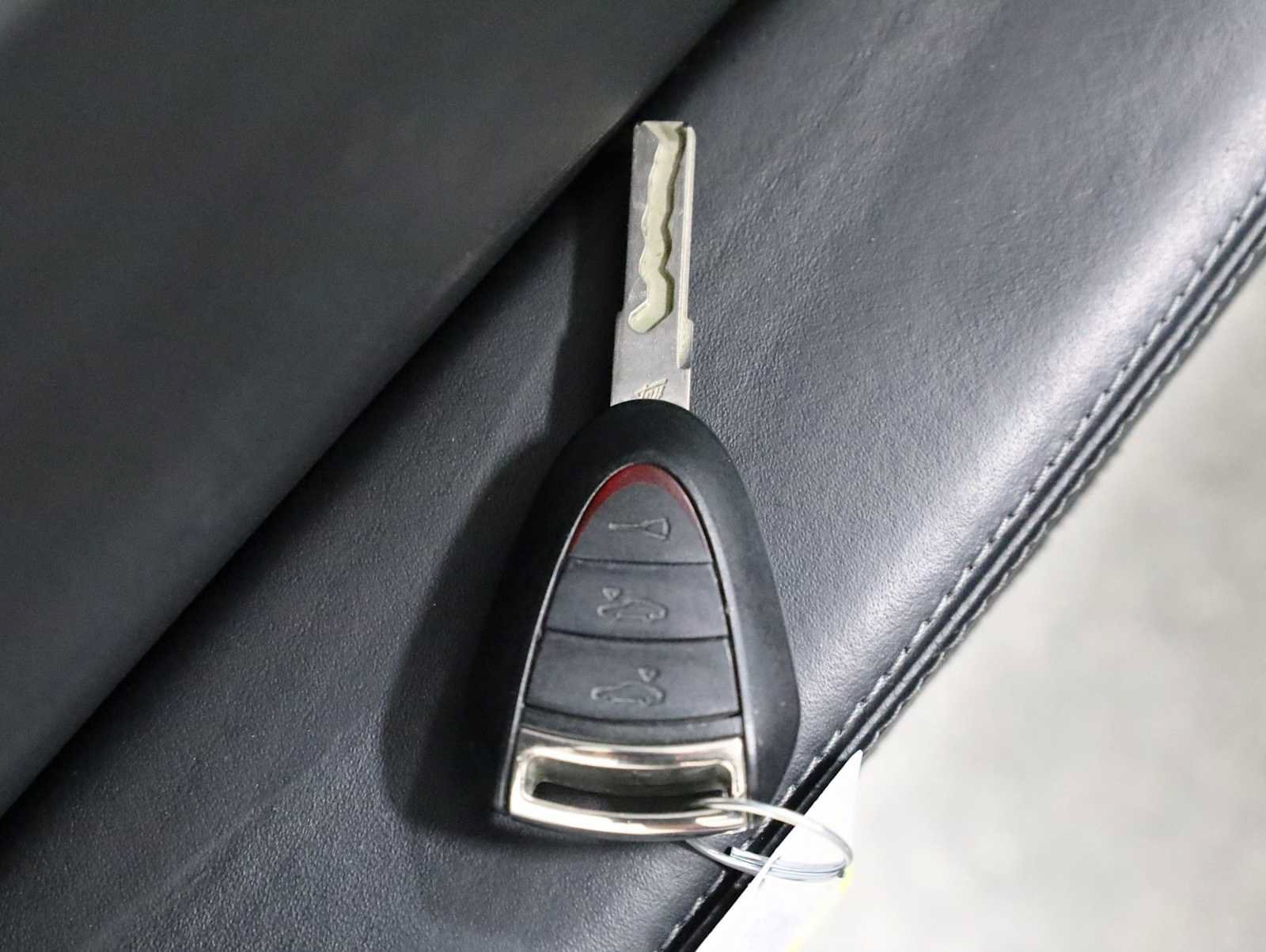 Used 2006 Porsche Cayman S RWD image 36