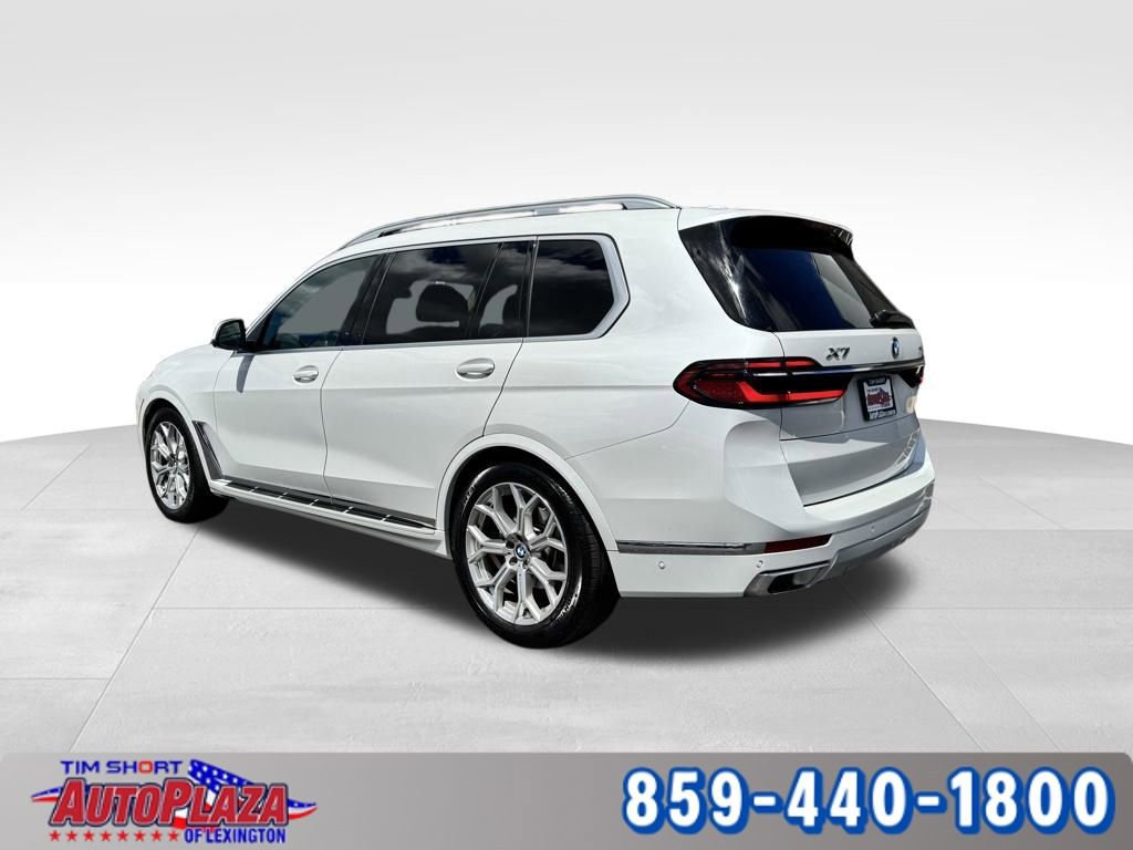 Used 2025 BMW X7 xDrive40i AWD/4WD image 2