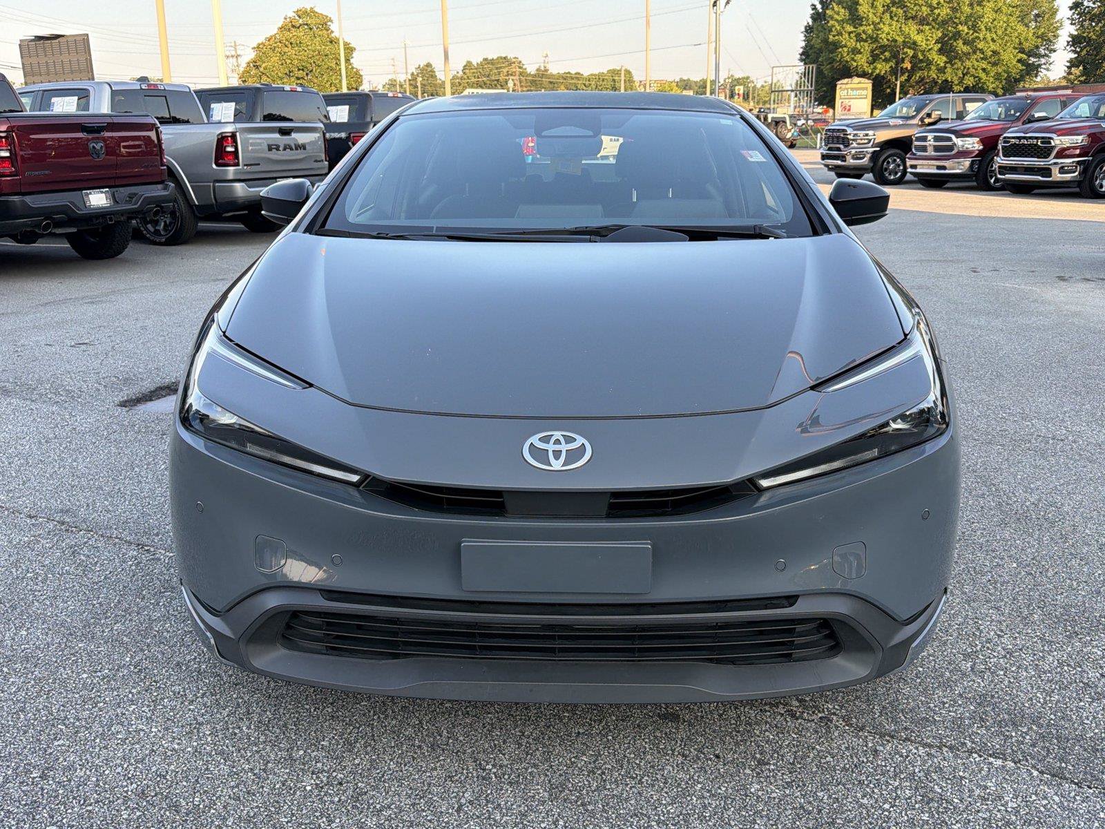 Used 2024 Toyota Prius LE FWD image 3