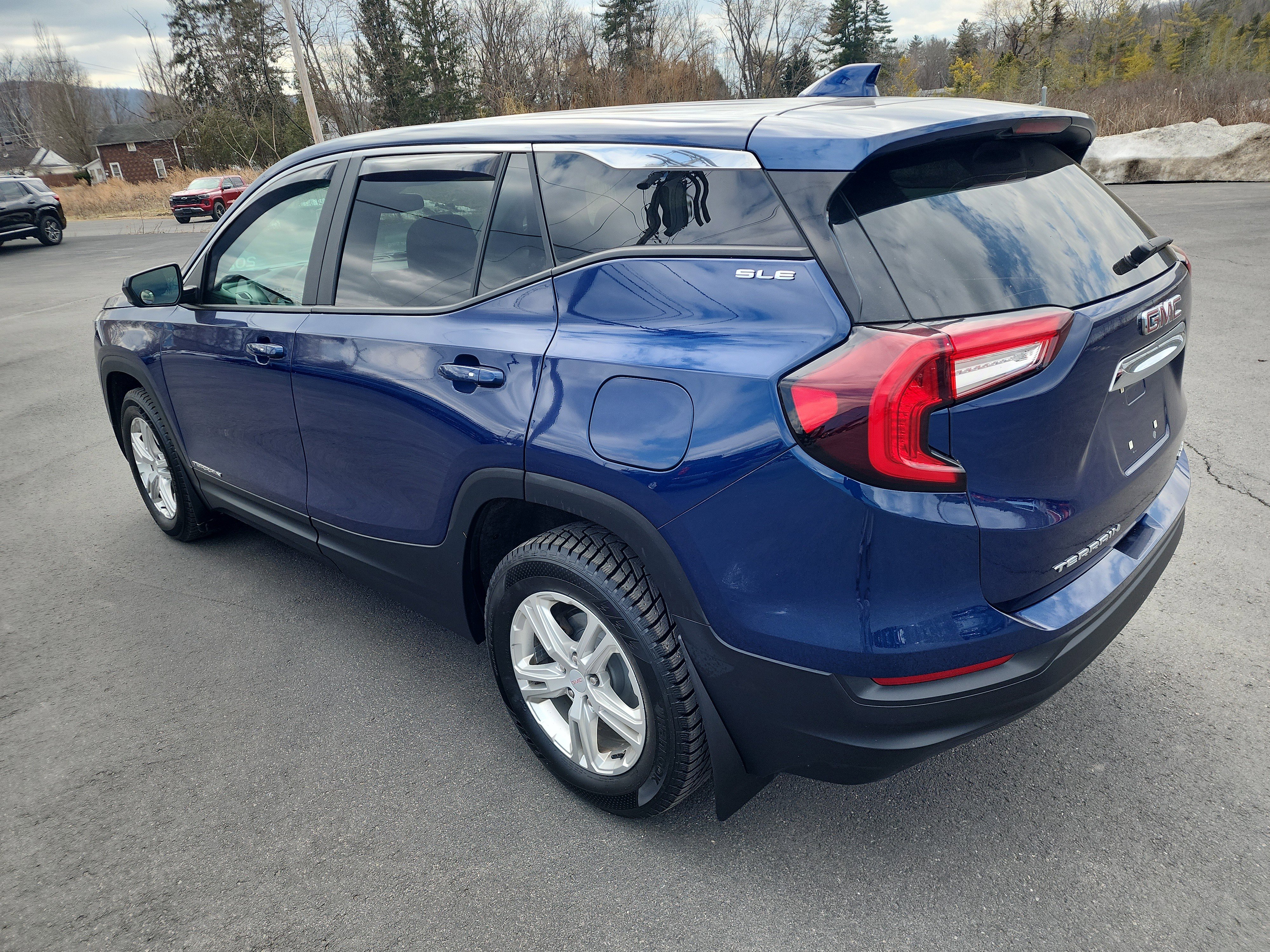 Certified 2022 GMC Terrain SLE AWD/4WD image 6