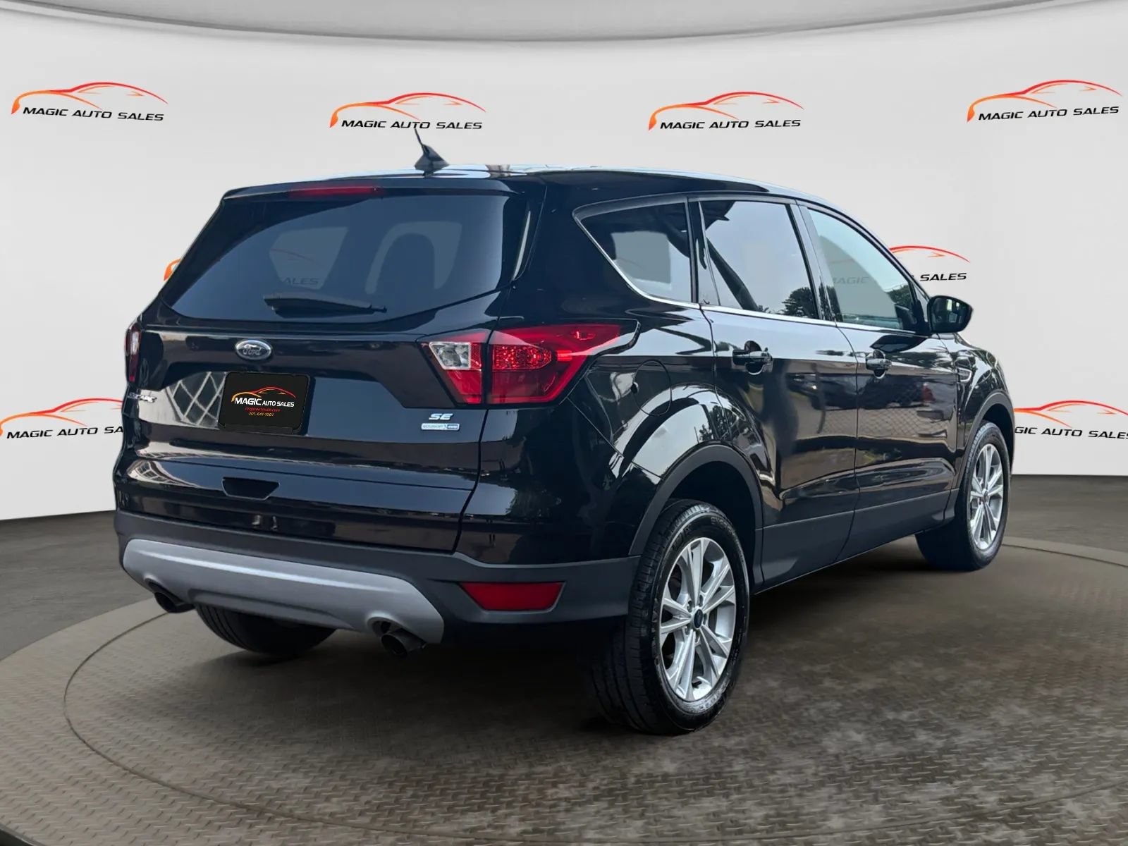 Used 2019 Ford Escape SE AWD/4WD image 9